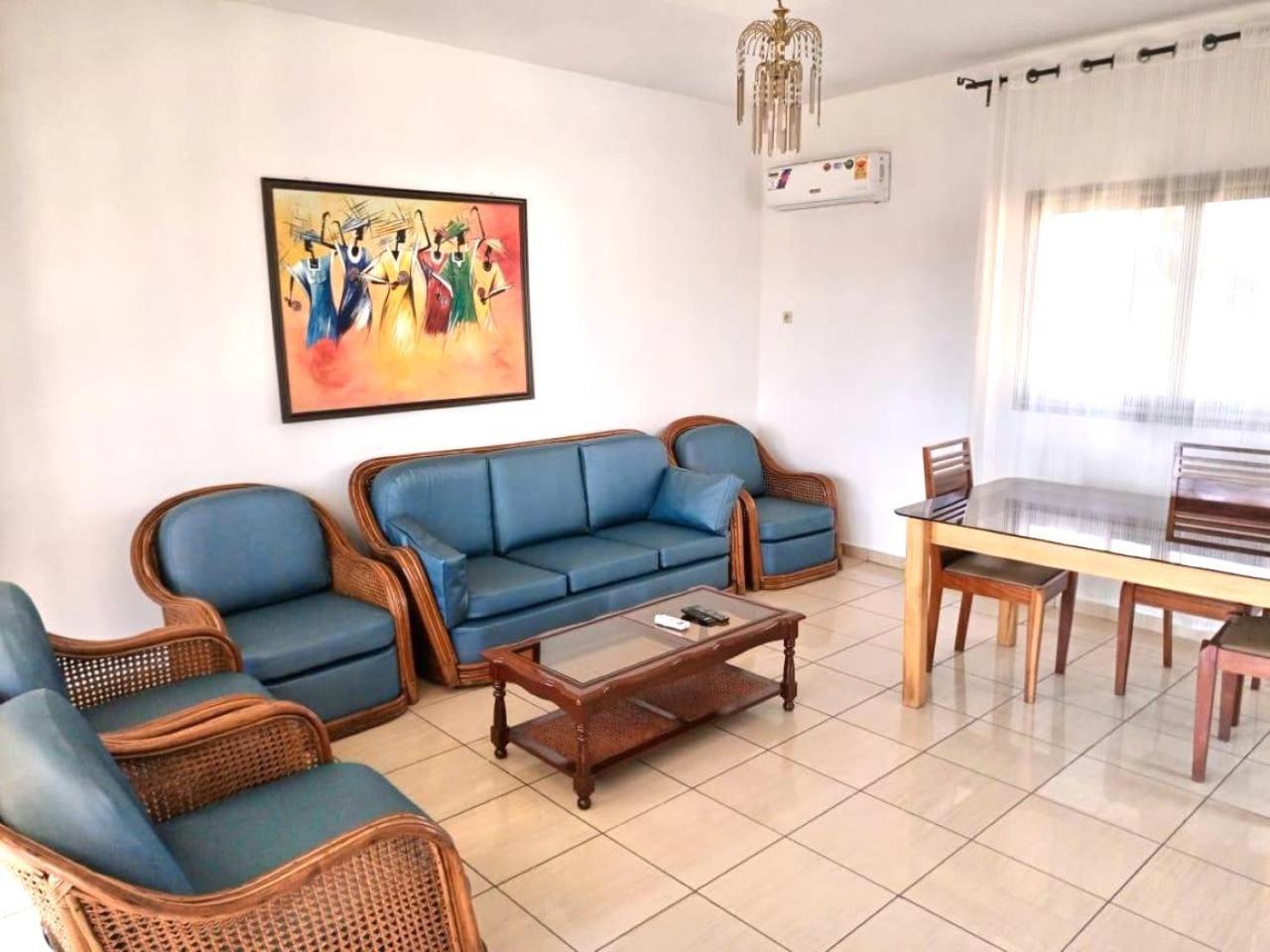Rosalie'S Suites Lome Exterior photo