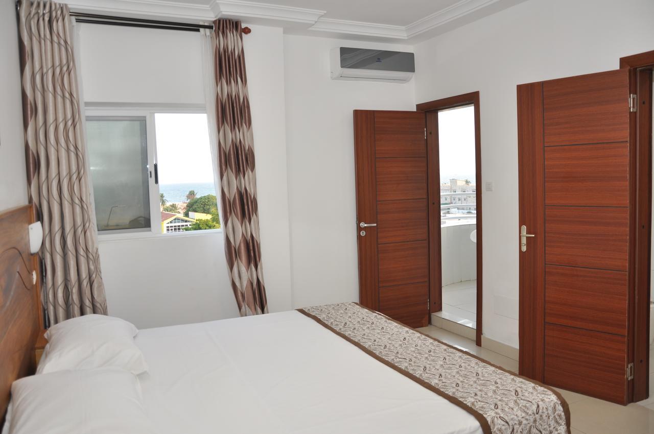 Rosalie'S Suites Lome Exterior photo