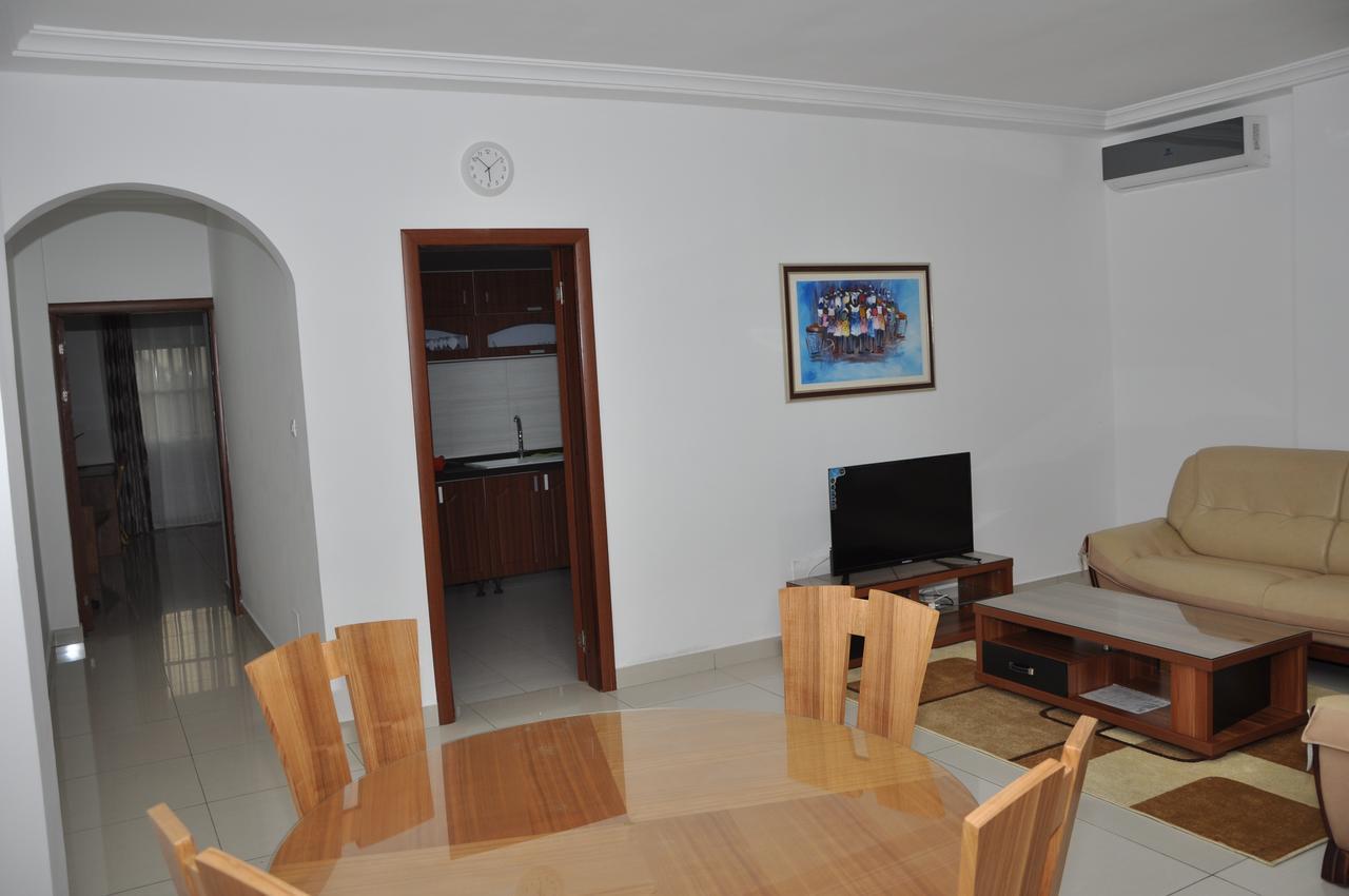 Rosalie'S Suites Lome Exterior photo